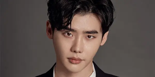 الممثل (لي جونغ سوك) Lee Jong Suk قام بشراء فيلا فاخرة بقيمة 4.2 مليون دولار أمريكي تقريبًا