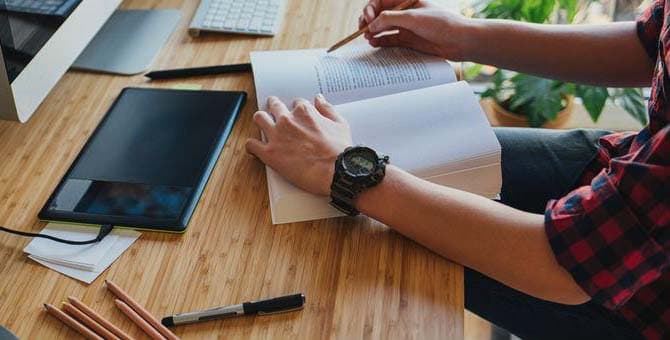 هل تريد تعلّم الإنجليزية كتابةً وقراءة بسرعة؟ هذه أهم 7 أدوات لتعلم الإنجليزية بسهولة